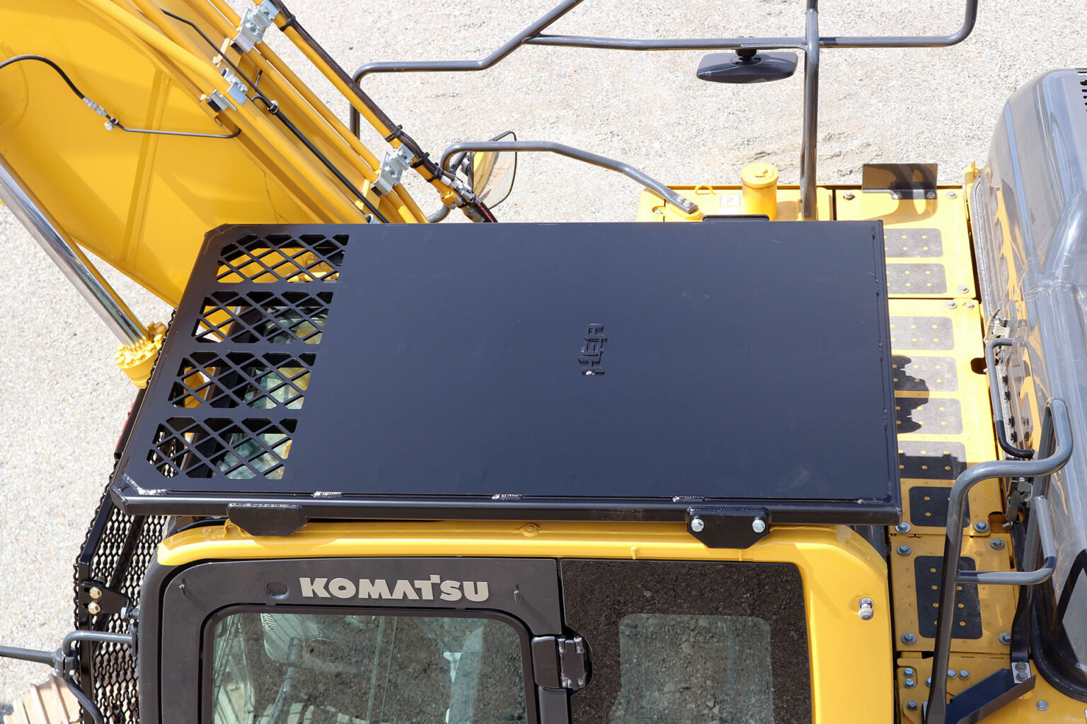 Komatsu 170LC Bolt on Top Guard and Screen